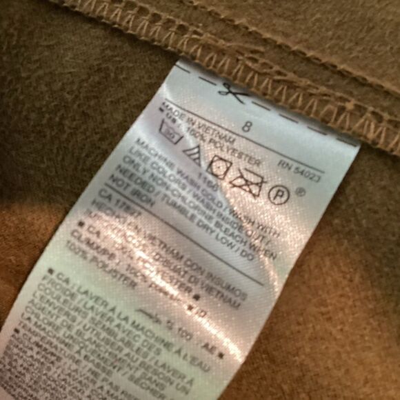 NWOT. Old Navy Faux Suede Gold Skirt in Women’s size 8 - Picture 8 of 8